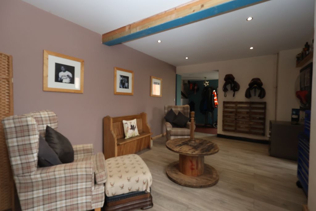 Annexe Reception Room- click for photo gallery